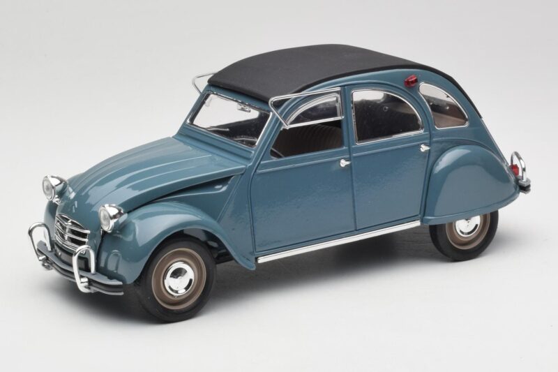 Citroen 2CV Bleu Nuit Solido 1:18 8028 Kovina