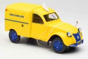 Citroen 2CV Fourgonnette Michelin Bibendum Norev 1:18 181502 Kovina – slika 4 od 6