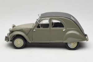 Citroen 2CV Zelen Maisto 1:18 50289 Kovina – slika 4 od 8