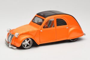 Citroen 2CV Oranžen Maisto 1:18 31321 Kovina