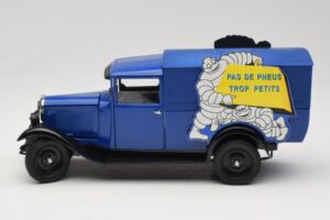 Citroen C4 F Pas de Pneus Trop Petit Moder Solido 1:18 151235-00 Kovina – slika 4 od 8
