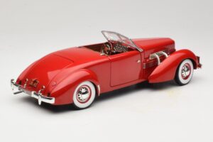 Cord 812 Kabriolet Rdeč American Muscle 1:18 32158 Kovina – slika 3 od 8