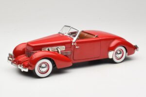 Cord 812 Kabriolet Rdeč American Muscle 1:18 32158 Kovina