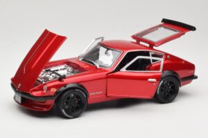 Datsun 240Z S30 Rdeč Maisto 1:18 32611 Kovina – slika 2 od 8