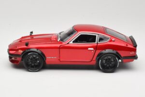 Datsun 240Z S30 Rdeč Maisto 1:18 32611 Kovina – slika 4 od 8