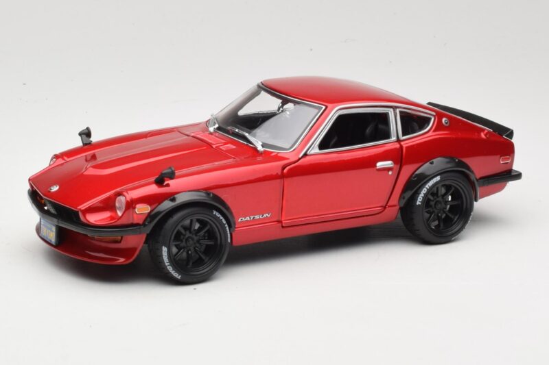 Datsun 240Z S30 Rdeč Maisto 1:18 32611 Kovina