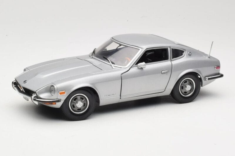 Datsun 240Z S30 Srebrna Sun Star 1:18 3503 Kovina