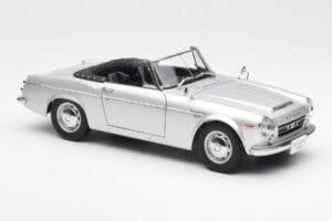 Datsun Fairlady 2000 SR311 Roadster Srebrna AUTOart 1:18 77432 Kovina – slika 6 od 8