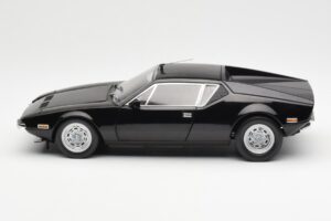 De Tomaso Pantera Črn Kyosho 1:18 08851BK Kovina – slika 4 od 8