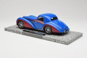 Delahaye Type 145 V12 Coupe Moder Rdeč Minichamps 1:18 107116121 Smola – slika 5 od 6