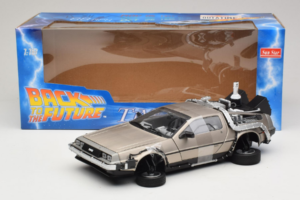 DeLorean DMC-12 Back to the Future Time Machine Sun Star 1:18 2710 Kovina – slika 6 od 6