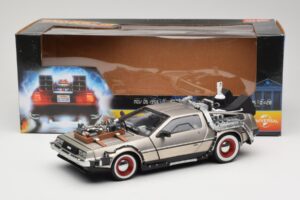 DeLorean DMC-12 Back to the Future Part III Sun Star 1:18 2712 Kovina – slika 8 od 8