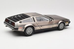DeLorean DMC-12 LK Srebrna Sun Star 1:18 2701 Kovina – slika 3 od 8