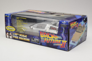 DeLorean DMC-12 Time Machine Back to the Future II Diamond 1:15 210123 Kovina – slika 3 od 3