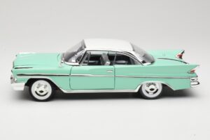DeSoto Adventurer Zelen American Mint 1:18 92738 Kovina – slika 4 od 8