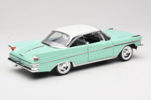 DeSoto Adventurer Zelena Road Signature 1:18 92738-R1 Kovina – slika 3 od 8