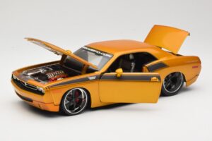 Dodge Challenger Concept Zlat Maisto 1:18 31320 Kovina – slika 2 od 8