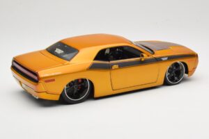 Dodge Challenger Concept Zlat Maisto 1:18 31320 Kovina – slika 3 od 8