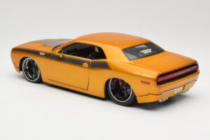 Dodge Challenger Concept Zlat Maisto 1:18 31320 Kovina – slika 7 od 8