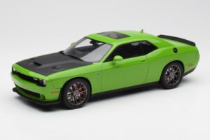Dodge Challenger SRT Hellcat Zelena GT Spirit 1:18 GT168 Smola