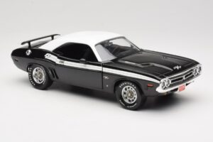Dodge Challenger R/T Črn & Bel ERTL 1:18 36549 Kovina – slika 6 od 8