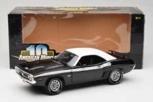 Dodge Challenger R/T Črn & Bel ERTL 1:18 36549 Kovina – slika 8 od 8