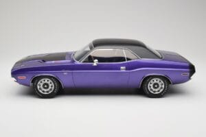 Dodge Challenger R/T Plum Crazy Otto 1:12 G083 Smola – slika 3 od 6