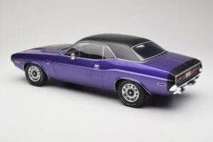 Dodge Challenger R/T Plum Crazy Otto 1:12 G083 Smola – slika 5 od 6