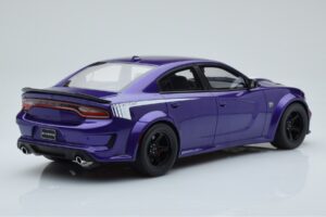 Dodge Charger Super Bee Vijoličen GT Spirit 1:18 GT895 Smola – slika 2 od 6