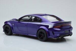 Dodge Charger Super Bee Vijoličen GT Spirit 1:18 GT895 Smola – slika 5 od 6