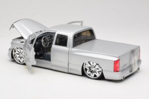 Dodge Ram Tuned Srebrn Jada 1:18 63162-SM Kovina – slika 5 od 8