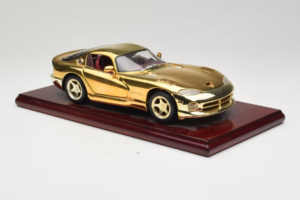 Dodge Viper GTS Gold Plated 23K Maisto 1:18 GP001 Kovina – slika 6 od 8