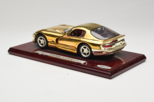 Dodge Viper GTS Gold Plated 23K Maisto 1:18 GP001 Kovina – slika 7 od 8