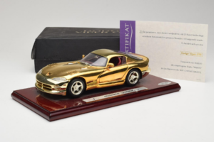 Dodge Viper GTS Gold Plated 23K Maisto 1:18 GP001 Kovina – slika 8 od 8