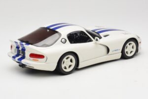 Dodge Viper GTS Stone White GT Spirit 1:18 GT940 Smola – slika 2 od 6