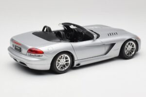 Dodge Viper SRT-10 Bright Srebrna Bburago 1:18 34908 Kovina – slika 3 od 8
