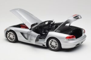Dodge Viper SRT-10 Bright Srebrna Bburago 1:18 34908 Kovina – slika 5 od 8