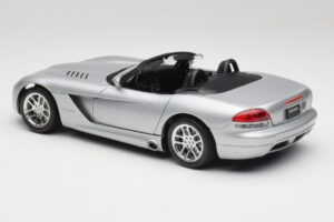 Dodge Viper SRT-10 Bright Srebrna Bburago 1:18 34908 Kovina – slika 7 od 8