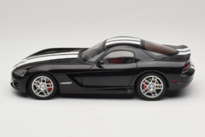 Dodge Viper SRT-10 Coupe Črn AUTOart 1:18 71712 Kovina – slika 4 od 8