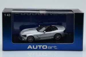 Dodge Viper SRT-10 Srebrna AUTOart 1:43 51703 Kovina – slika 4 od 4