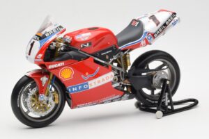 Ducati 998R WSB #1 T. Bayliss Ducati Infostrada 2002 Minichamps 1:12 122021201 Kovina – slika 2 od 6
