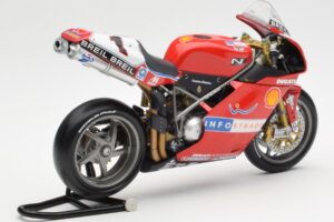 Ducati 998R WSB #1 T. Bayliss Ducati Infostrada 2002 Minichamps 1:12 122021201 Kovina – slika 3 od 6