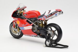 Ducati 998R WSB #1 T. Bayliss Ducati Infostrada 2002 Minichamps 1:12 122021201 Kovina – slika 5 od 6