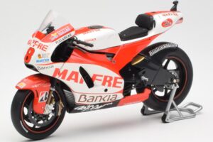 Ducati Desmosedici GP11 #8 H. Barbera Ducati MotoGP Team MotoGP 2011 Minichamps 1:12 123110008 Kovina – slika 2 od 6
