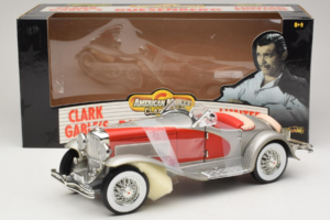 Duesenberg SJ Clark Gable's Car Srebrn Rdeč ERTL 1:18 7962 Kovina – slika 6 od 6
