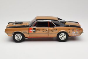 Oldsmobile 442 Hurst Hairy Olds Twin-Engine 4WD 1966 Highway 61 1:18 50089 Kovina – slika 4 od 8