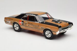 Oldsmobile 442 Hurst Hairy Olds Twin-Engine 4WD 1966 Highway 61 1:18 50089 Kovina – slika 6 od 8