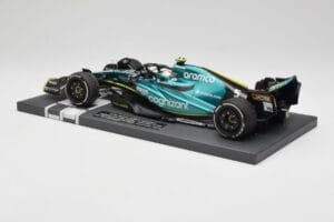 Aston Martin AMR22 Aramco #5 S. Vettel Abu Dhabi GP 2022 Last Race Collector's Edition Minichamps 1:18 117222205 Smola – slika 5 od 7