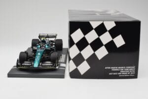 Aston Martin AMR22 Aramco #5 S. Vettel Abu Dhabi GP 2022 Last Race Collector's Edition Minichamps 1:18 117222205 Smola – slika 6 od 7