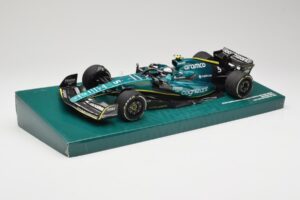 Aston Martin AMR22 #5 S. Vettel Last Race Abu Dhabi GP 2022 Minichamps 1:18 147222205 Smola – slika 2 od 7